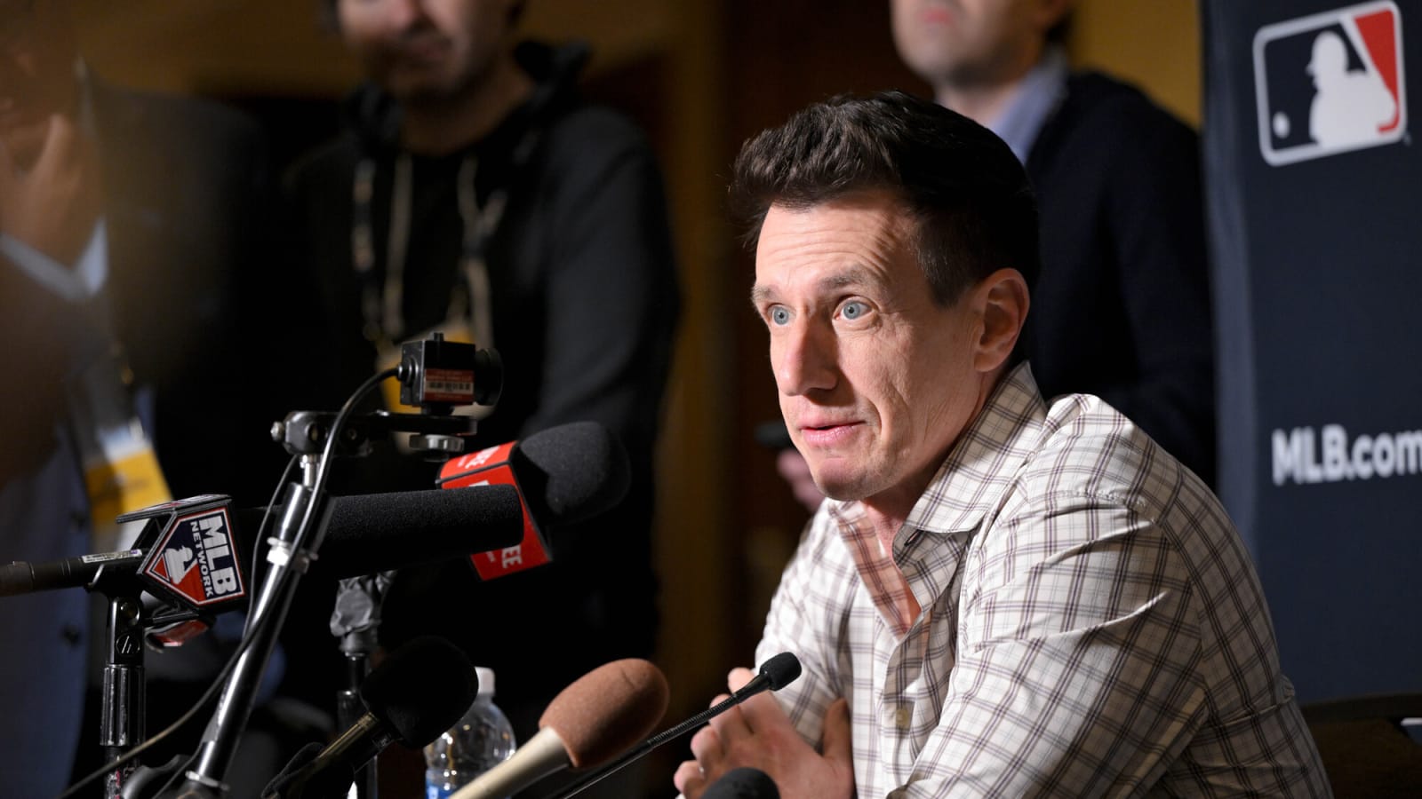 Chicago Cubs manager reveals backup battles in Spring Training