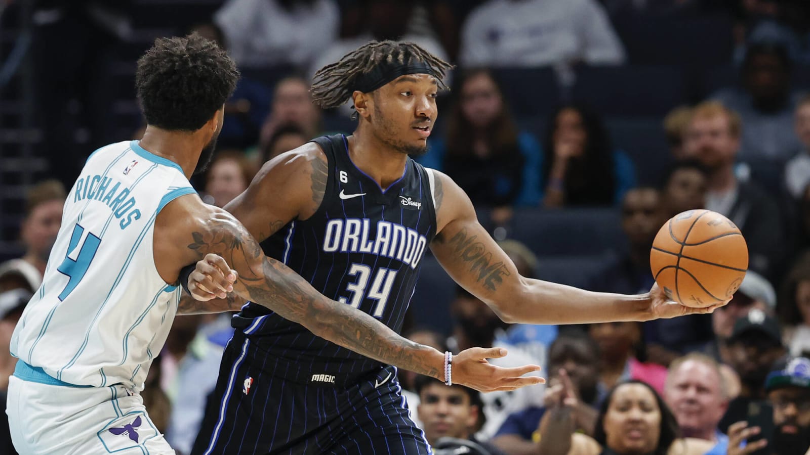  Wendell Carter Jr. Scores 27, Leads Magic Past Heat in Overtime in Orlando