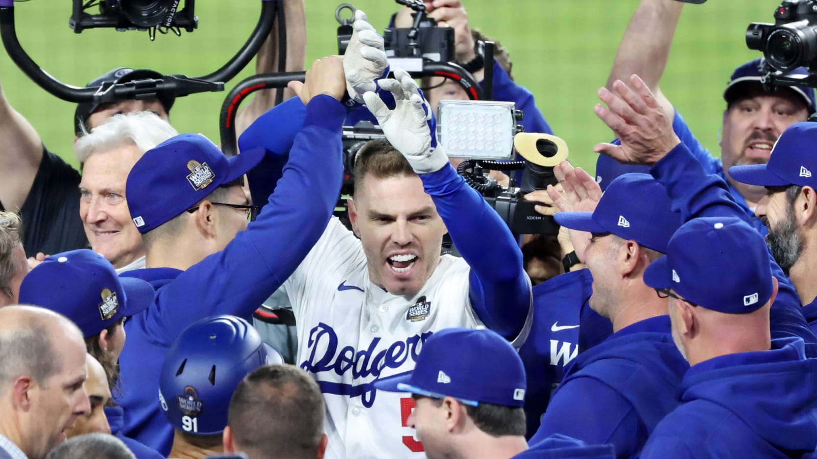 Freddie Freeman smacks walk-off grand slam to win World Series Game 1