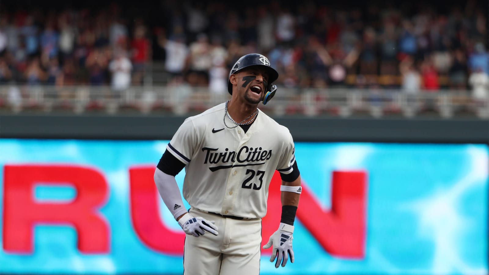 Minnesota Twins Break 18-Game Playoff Drought with Thrilling Win