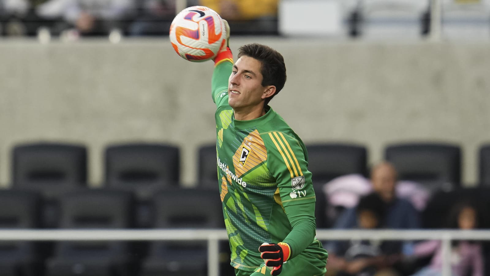 Manchester United eye USA goalkeeper Patrick Schulte