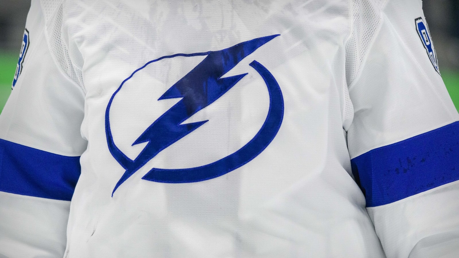 Lightning owner offers $50,000 bonus (minimum) to employees