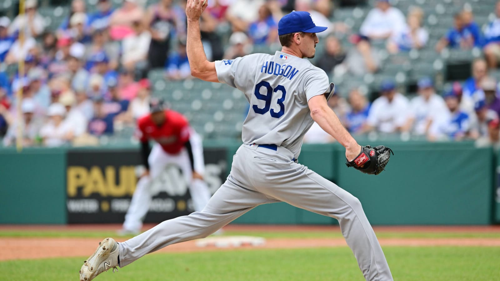 Dodgers Trade Bryan Hudson To Brewers for Justin Chambers