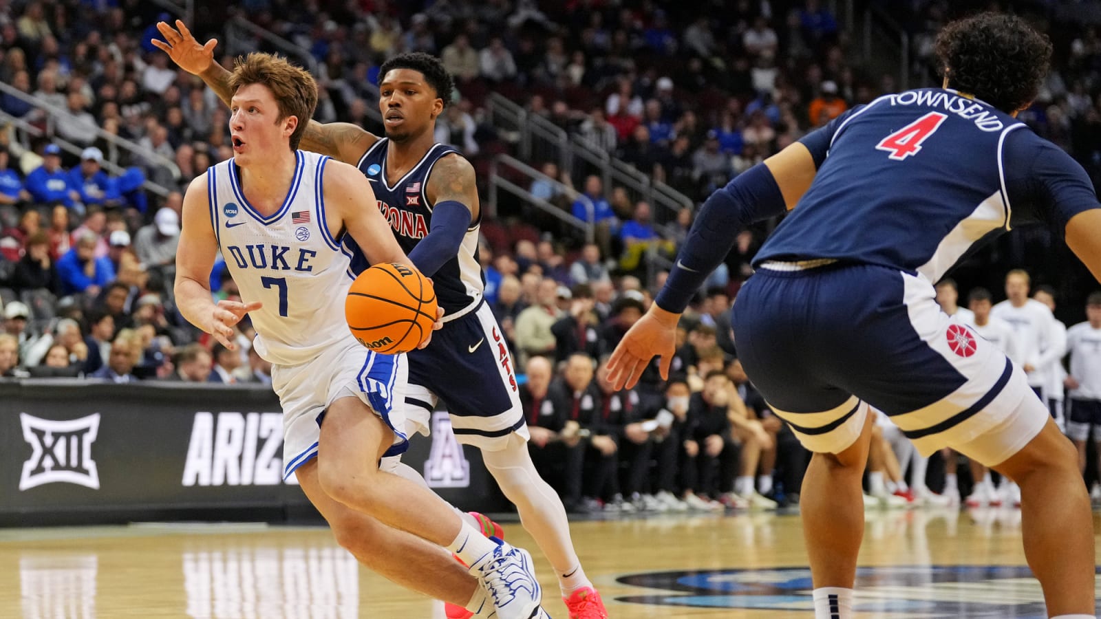 Referees make inexplicable call in Duke-Arizona game