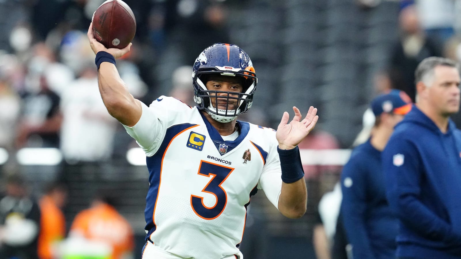 Russell Wilson reportedly being advised to sign with Broncos rival