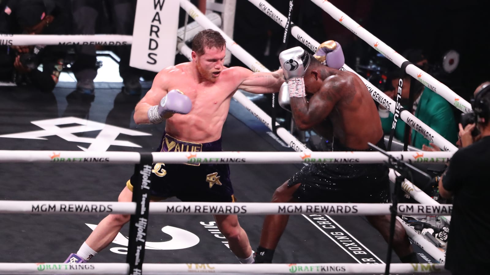 Canelo Álvarez vs. Edgar Berlanga: Preview, odds and fight card