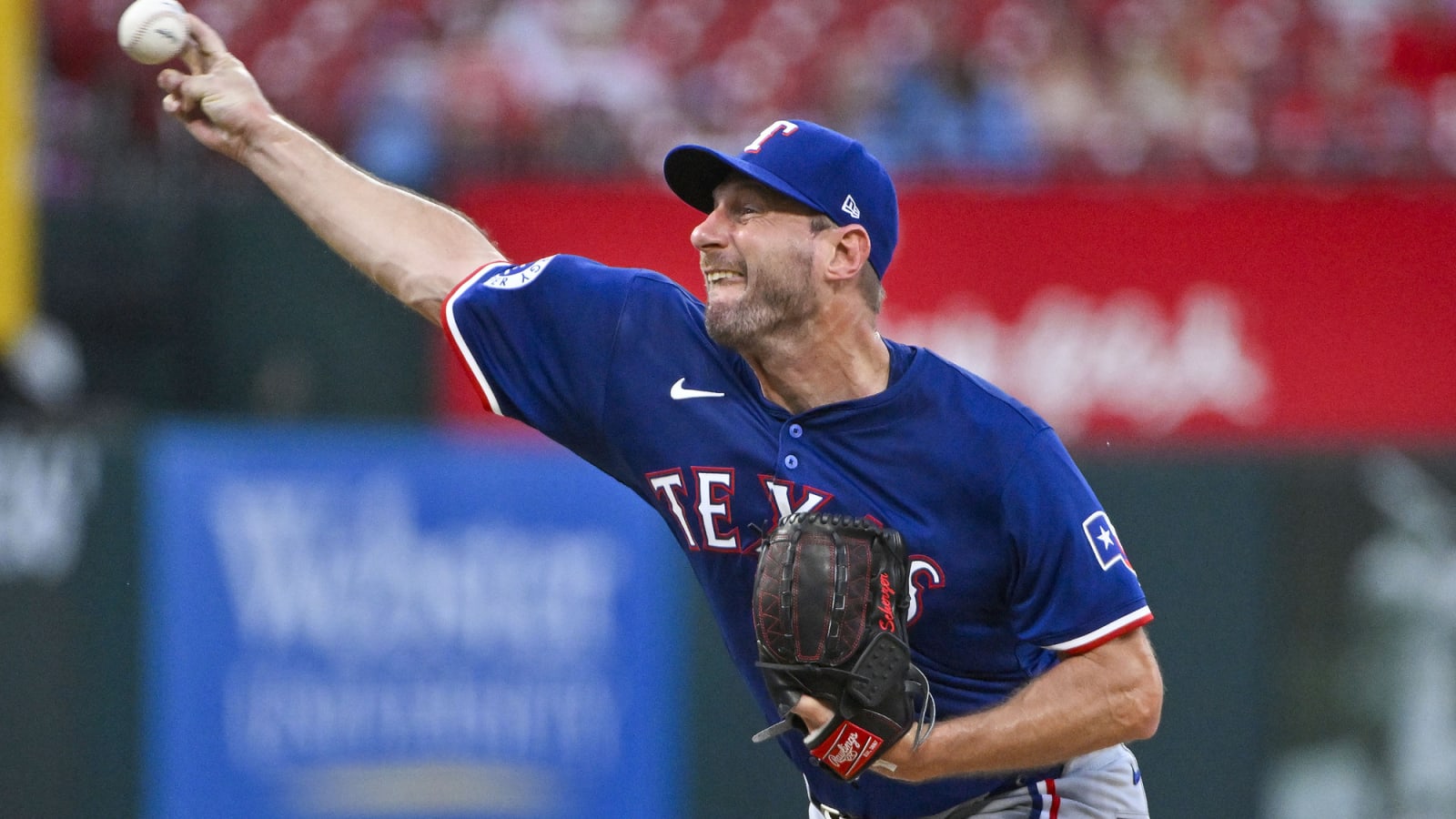 Toronto Blue Jays Sign Starting Pitcher