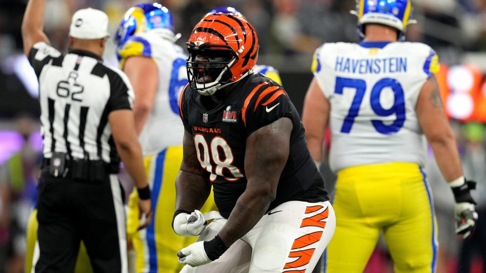 Bengals DT D.J. Reader Out For Season With Quad Tear