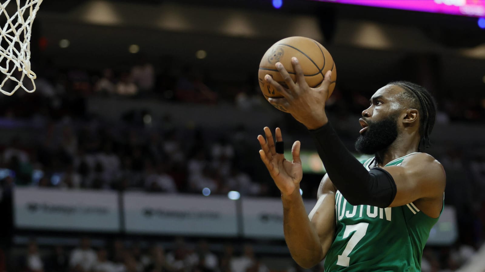 Hawks ‘ambitious’ trade target has Celtics star return home to Atlanta