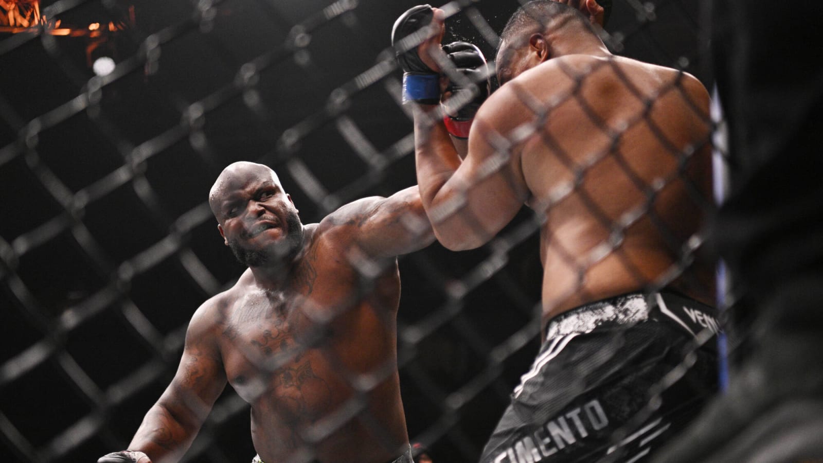 “Couldn’t let Taxi driver from Brazil beat me!” Derrick Lewis hilariously reacts to KO win against ‘unknown’ opponent at UFC St. Louis