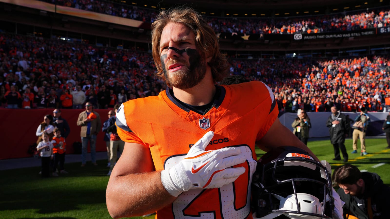 Broncos Re-Sign FB Michael Burton