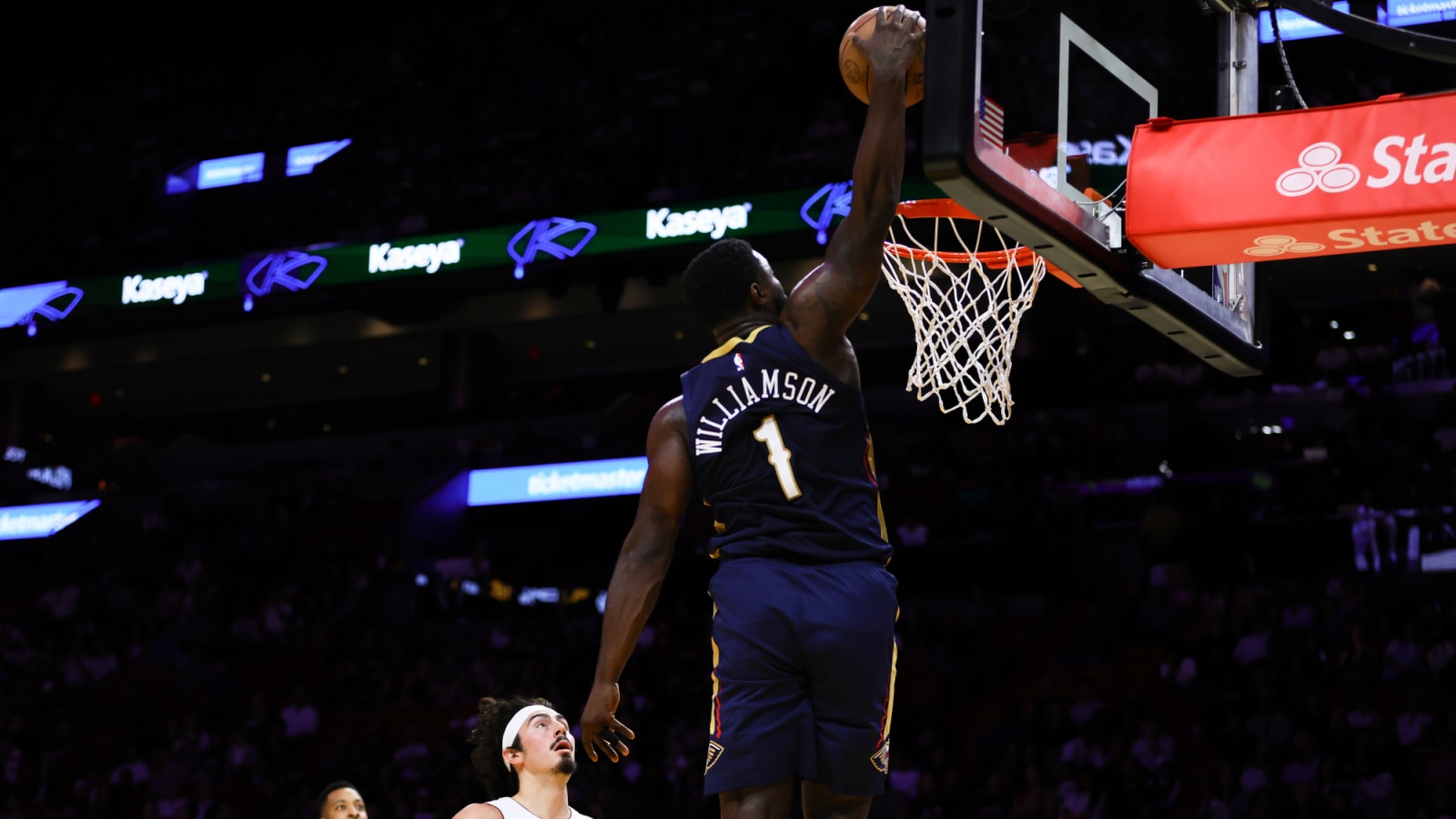 Zion Williamson dunks against Miami Heat at Kaseya Center