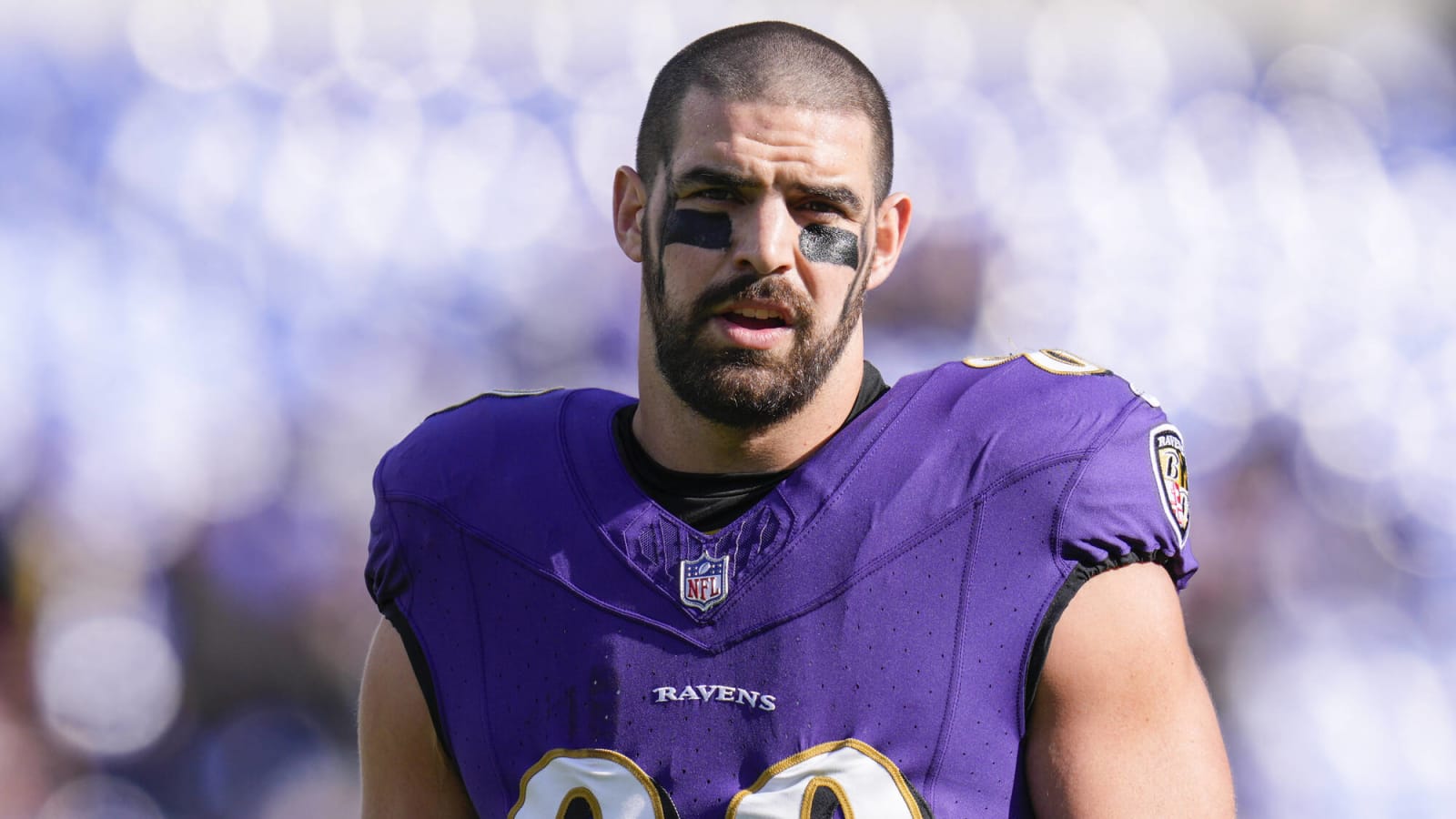 Ravens TE helped save a woman's life on an an airplane