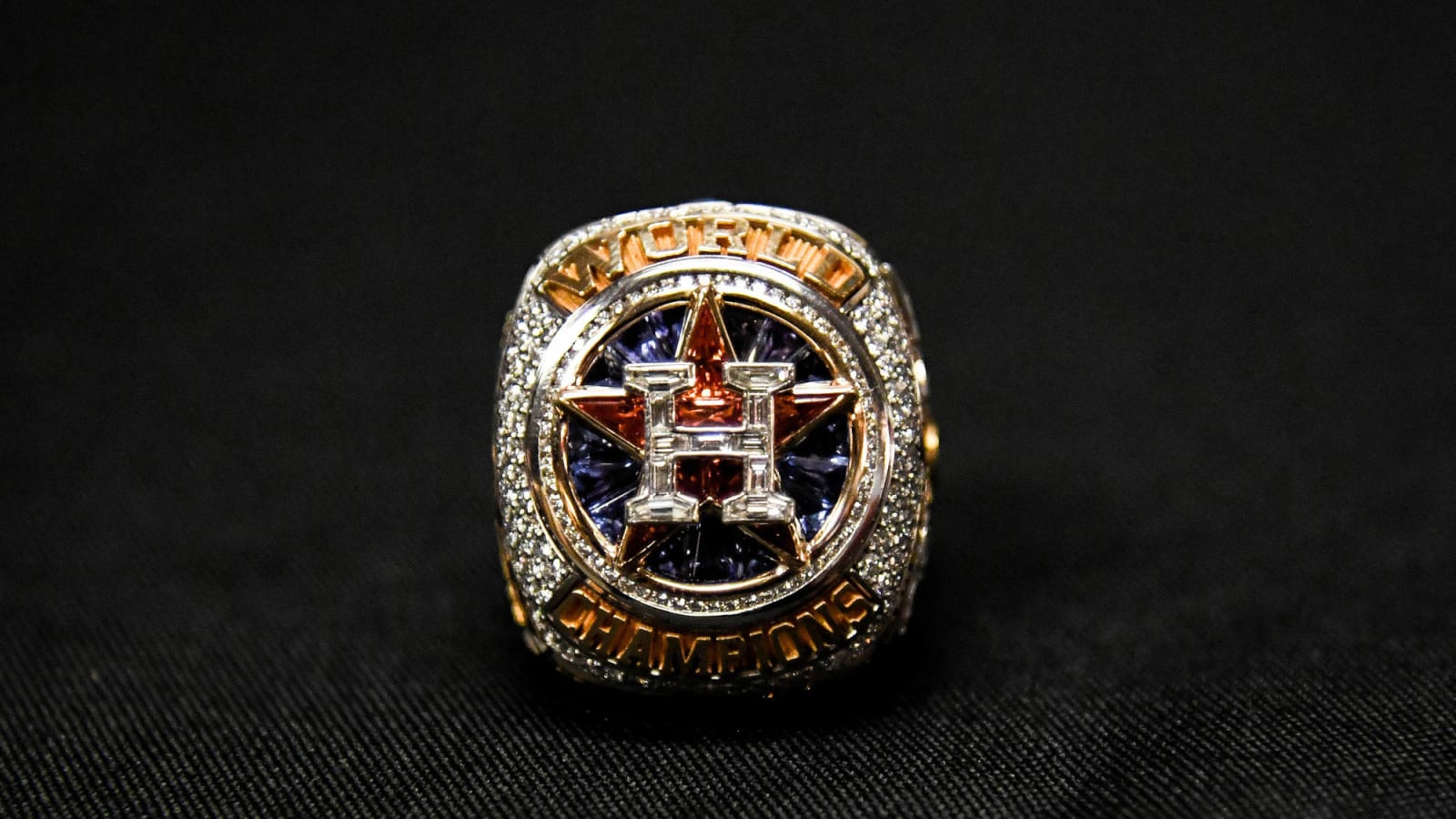 Astros selling 112 World Series rings to fans