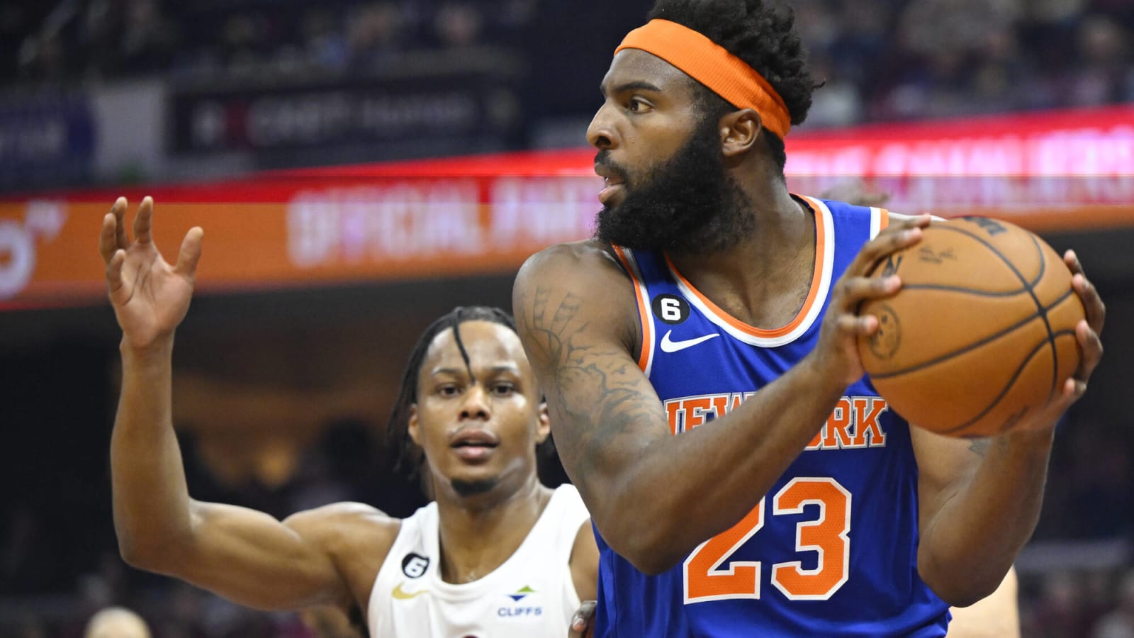 Centers of Attention: Knicks suddenly have a big man logjam