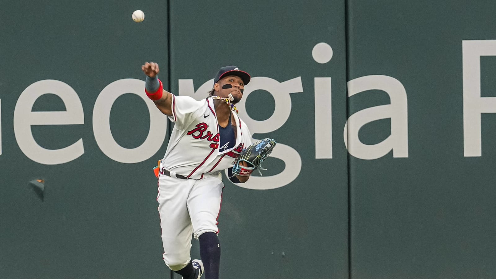 Phillies manager Rob Thomson throws shade at Ronald Acuna Jr.