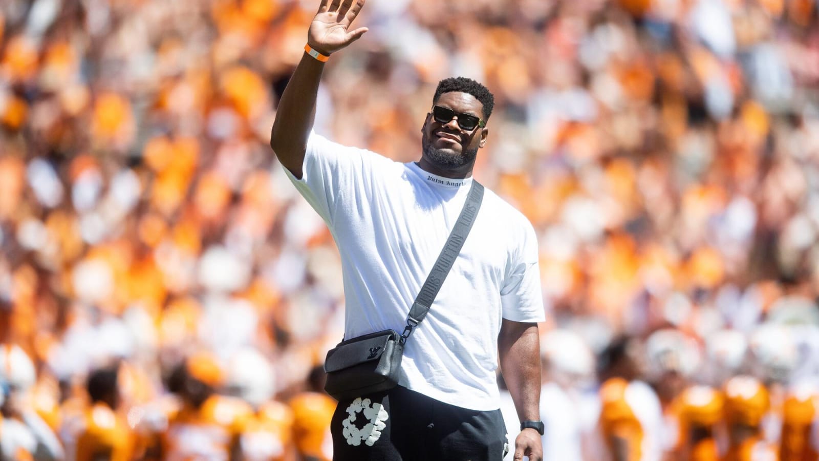 Vols legend Trey Smith goes viral after appearing during WWE event with Chiefs QB Patrick Mahomes