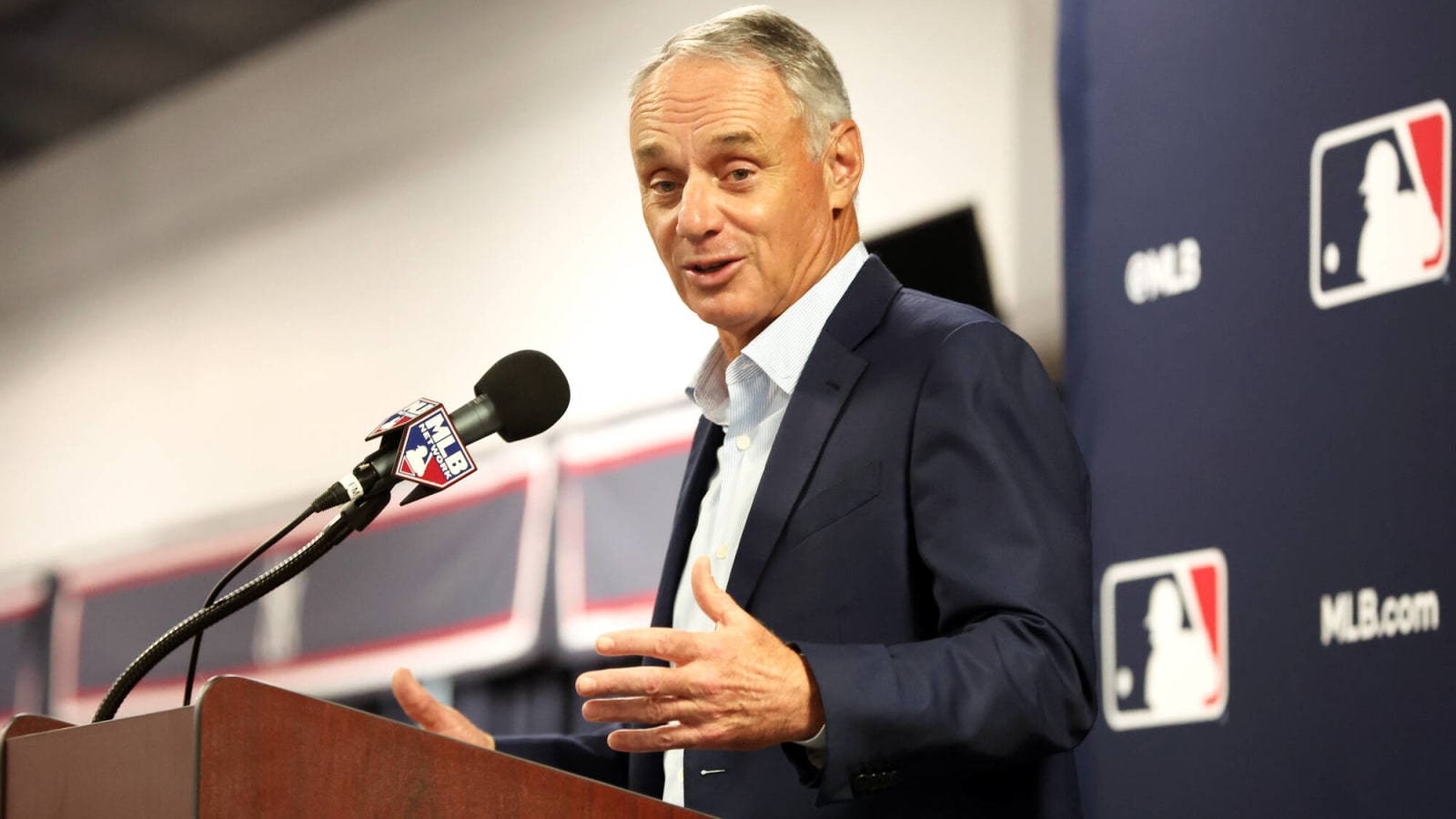MLB owners want major change to free agency
