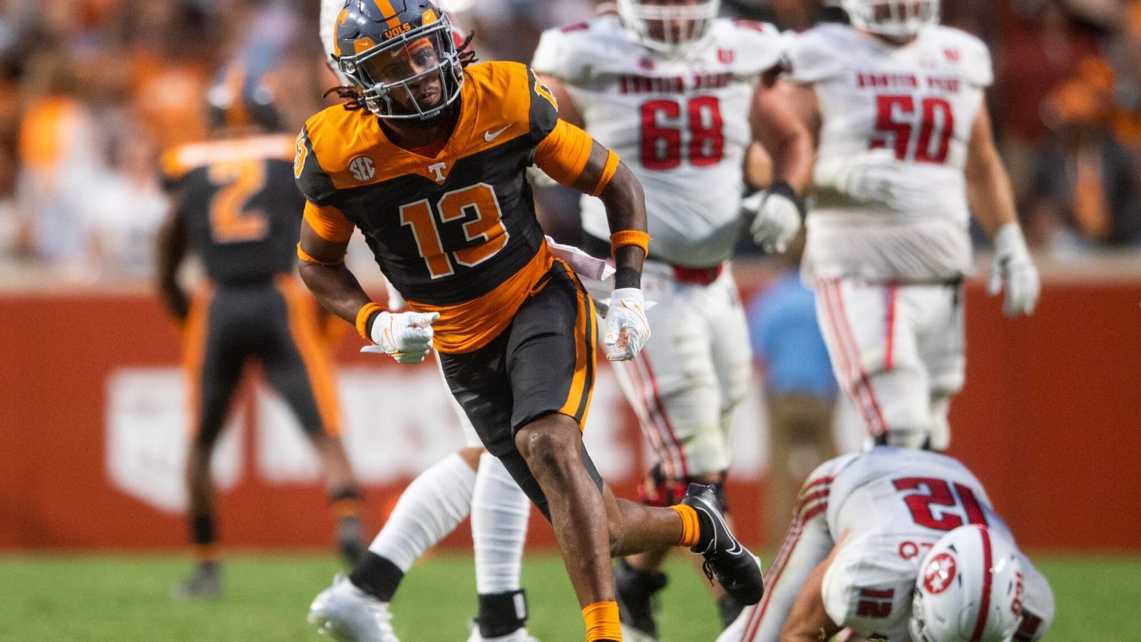 Veteran Tennessee Vols defender enters NCAA transfer portal