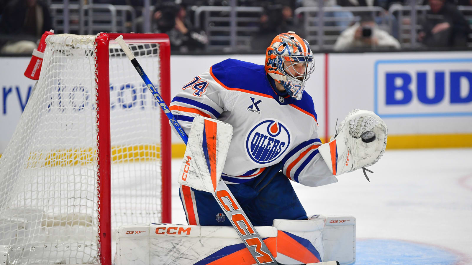 Oilers Goalie Stuart Skinner Leaves Game Shaken Up After Dirty Nikita Zadorov Play