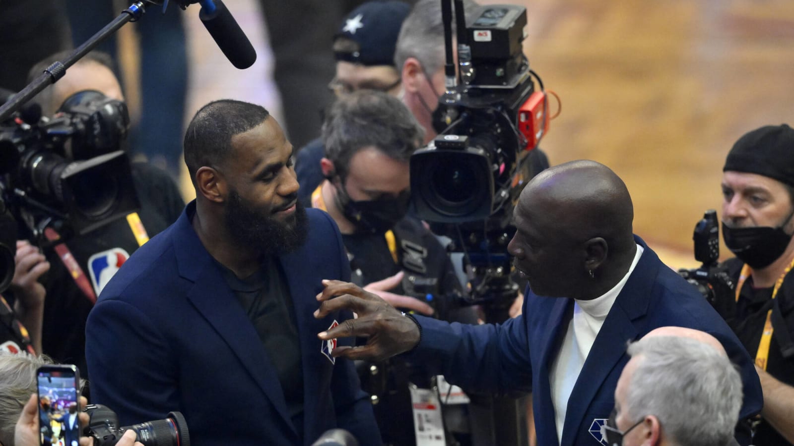 Michael Jordan vs LeBron James: Who is richer? 