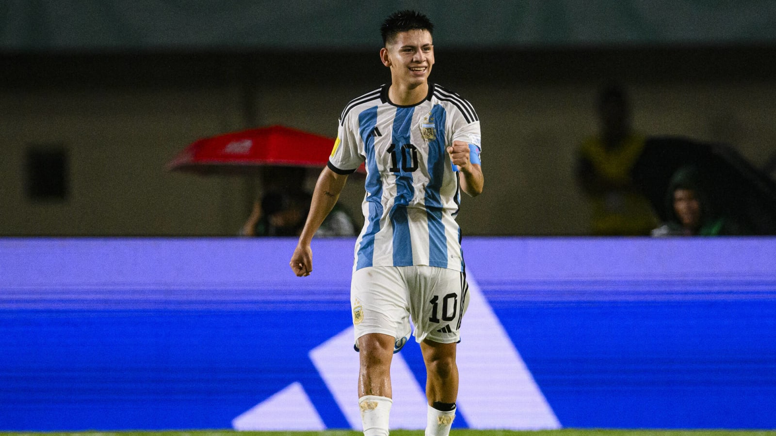 How has Claudio Echeverri fared so far this season on loan at River Plate?