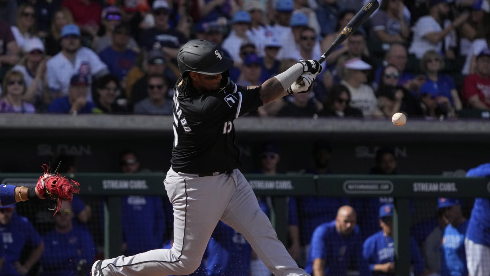 Notable ex-Astros champion signs with NL team