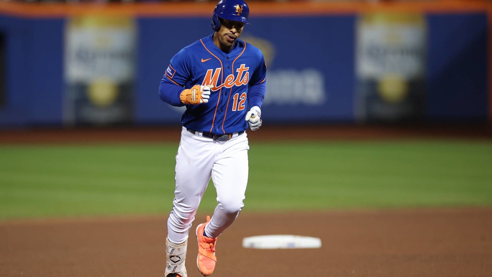 Mets’ star shortstop undergoes surgery to fix bone spur in elbow