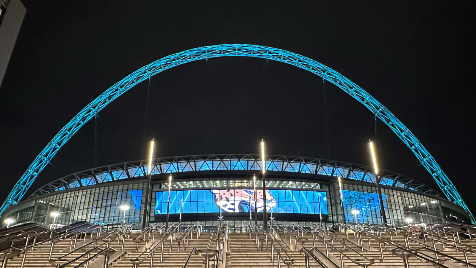 Manchester United and Man City fans warned about Wembley’s ‘zero tolerance’ policy amid UK riots