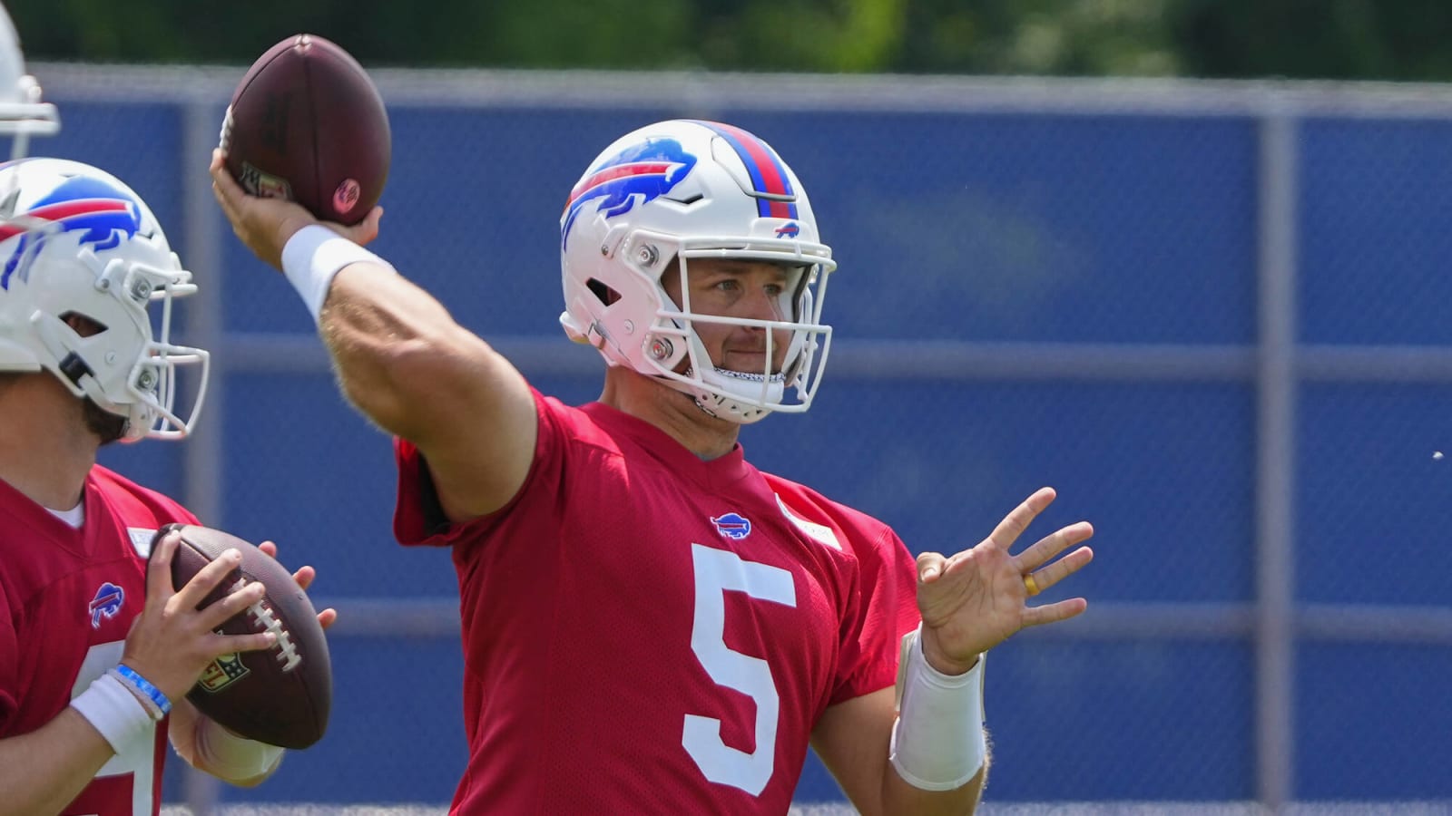 Giants Promoting QB Matt Barkley From Practice Squad