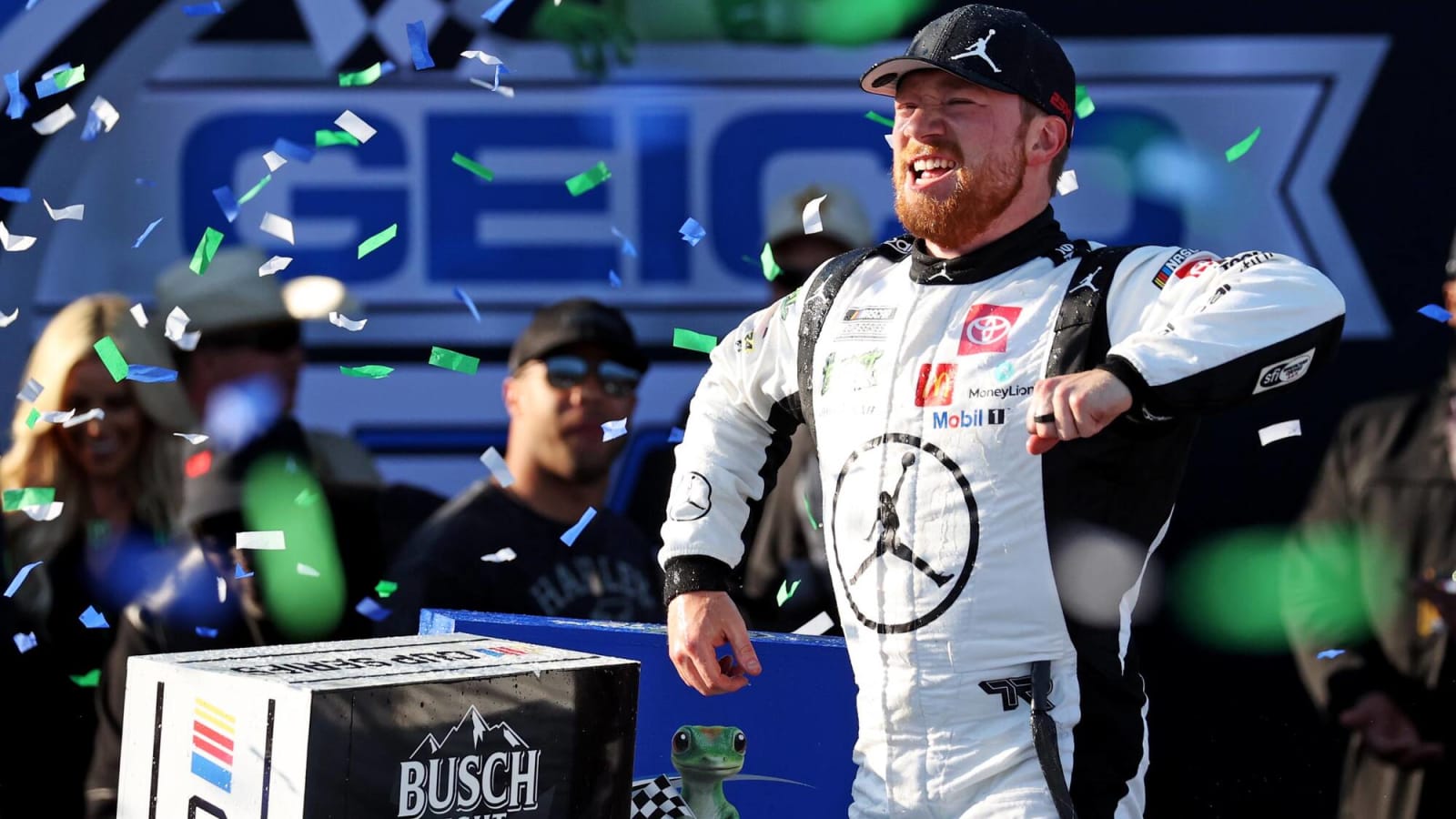 Tyler Reddick survives massive last lap wreck at Talladega to win GEICO 500