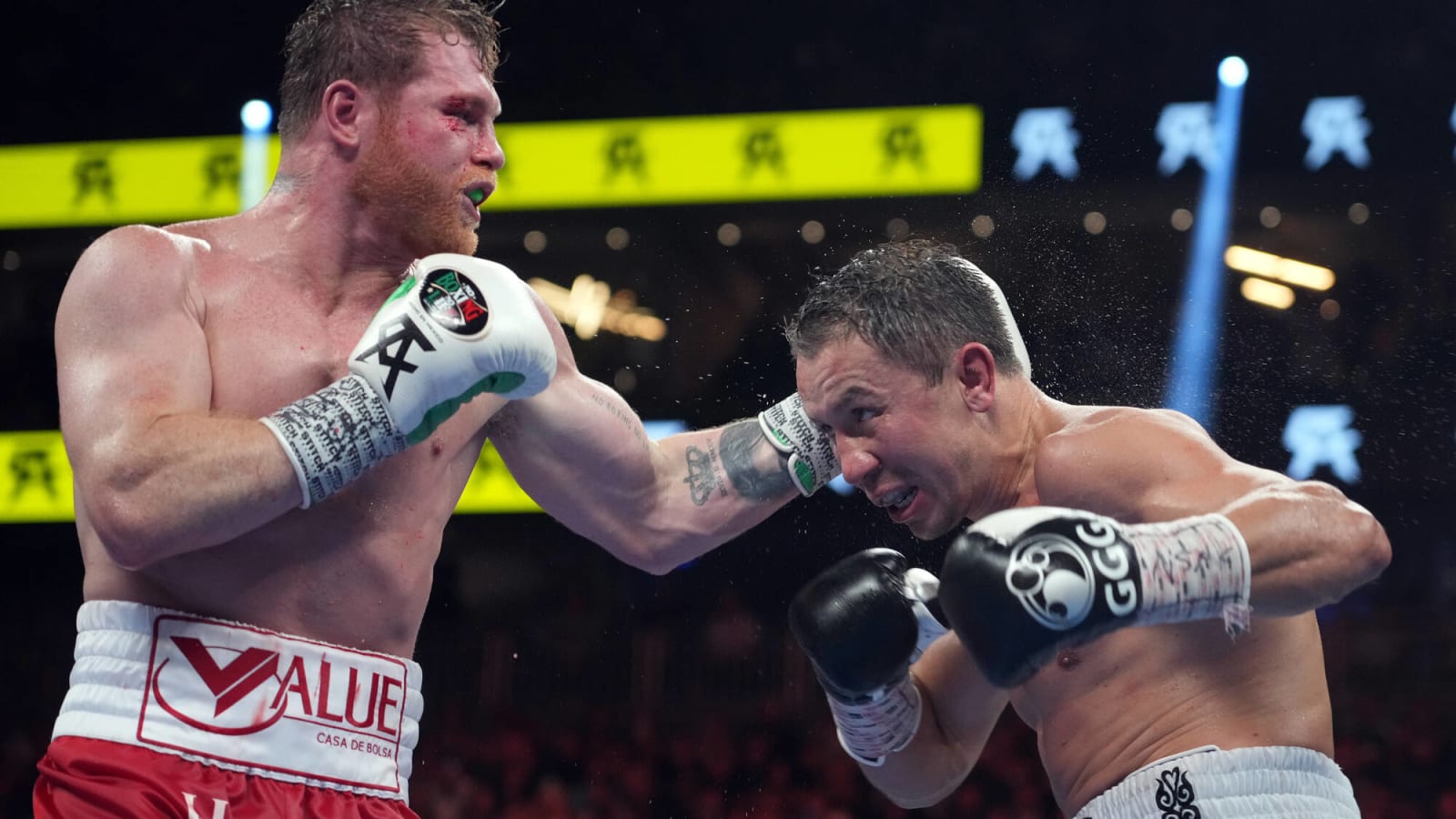 Canelo Álvarez Dominates Jermell Charlo To Retain Super Middleweight Titles