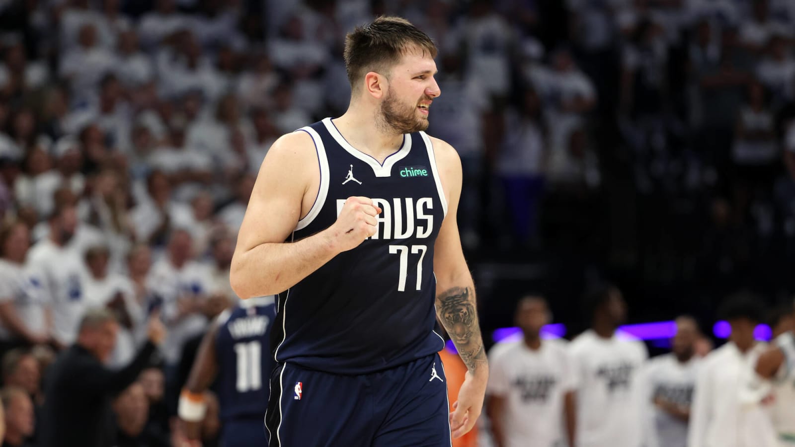Luka Doncic was visibly angry at Daniel Gafford for not setting screen during Game 1 of Western Conference finals