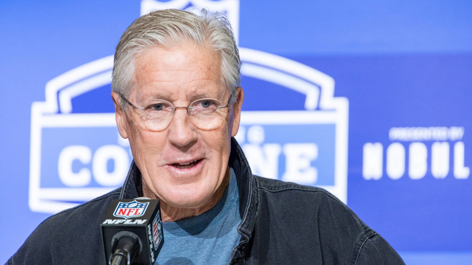 Seahawks open to selecting rookie quarterback in April