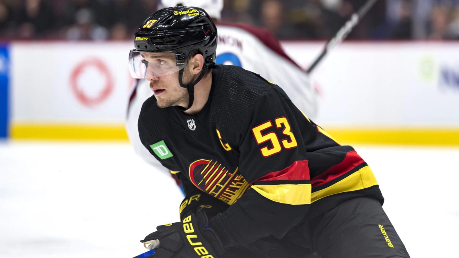 4 Maple Leafs’ Trade Targets From Canucks-Blackhawks Game