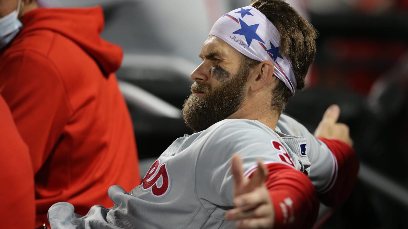 Phillies' Bryce Harper may go on IL with sore wrist?