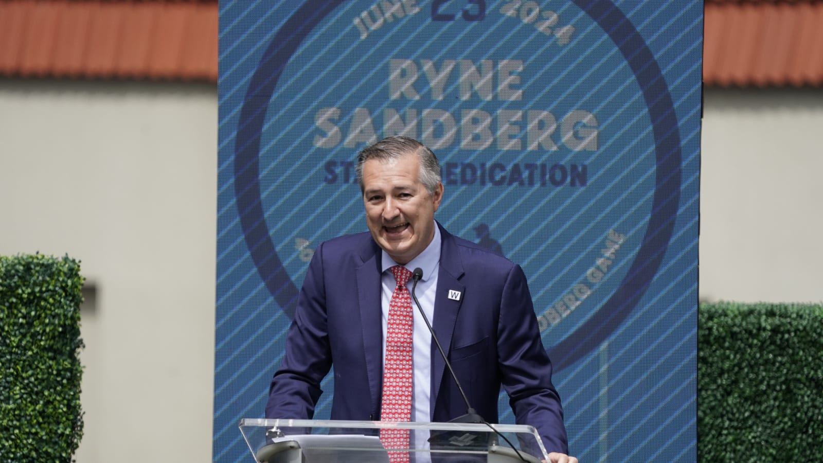 Chicago Cubs owner frustrates, doubling down on frugal philosophy in TV interview
