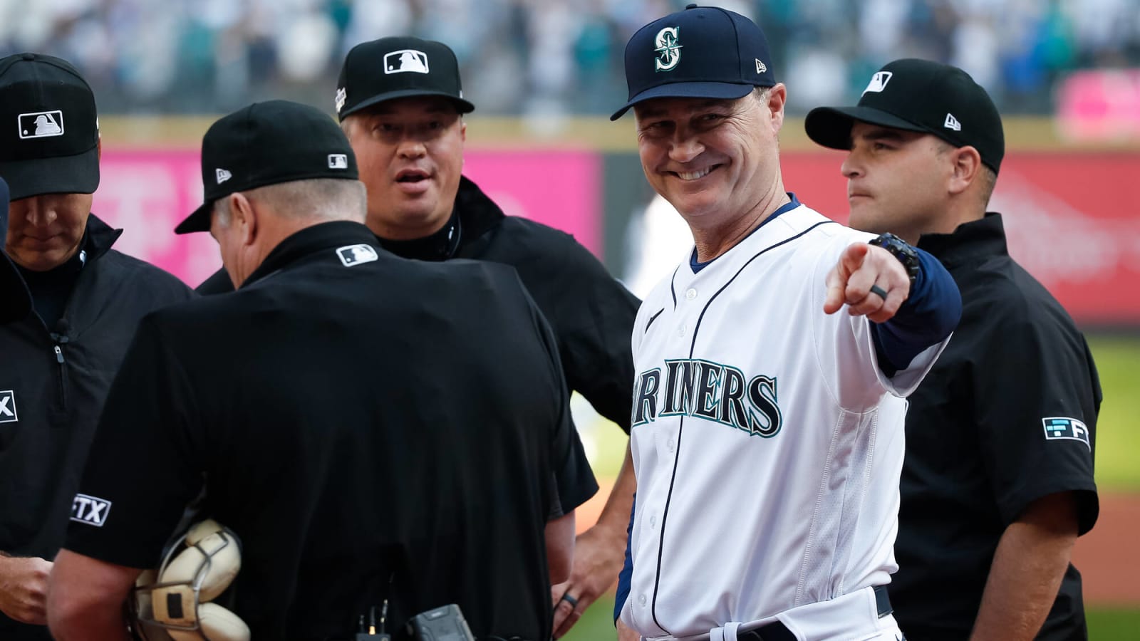 Mariners Share How Clutch Scott Servais Has Been