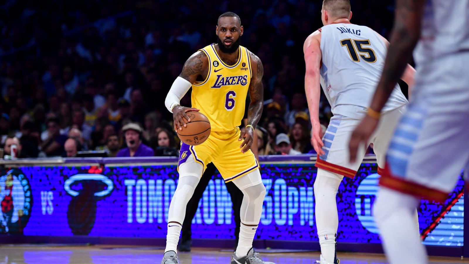 Lakers Notes: LeBron James, D’Angelo Russell, Rob Pelinka