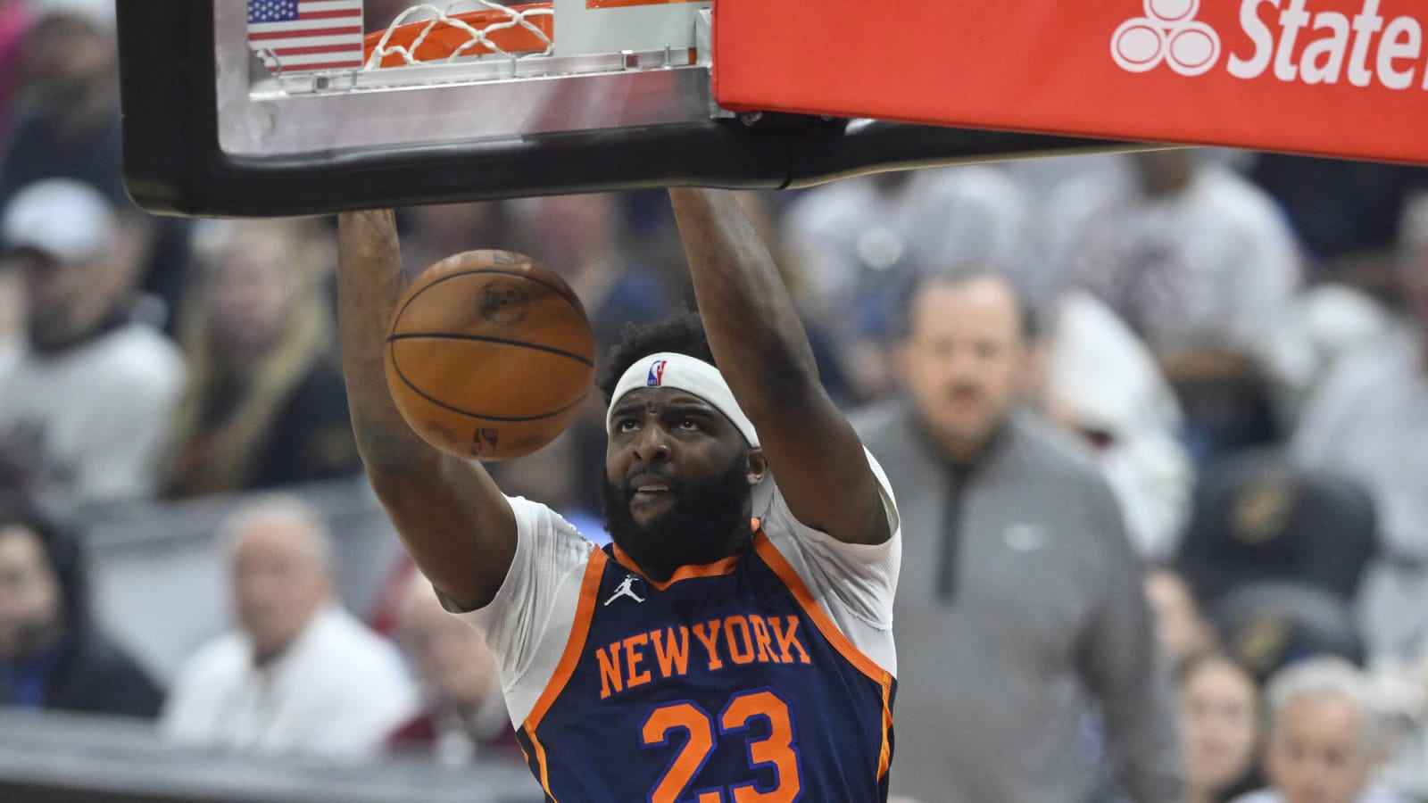 Knicks’ star big man responds to recent trade rumors