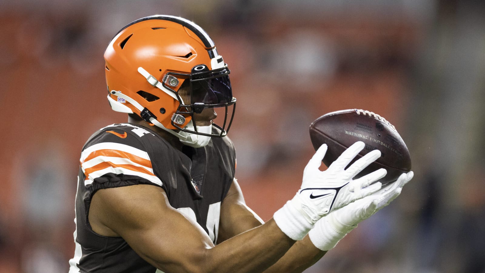 Colts Officially Sign TE Pharaoh Brown