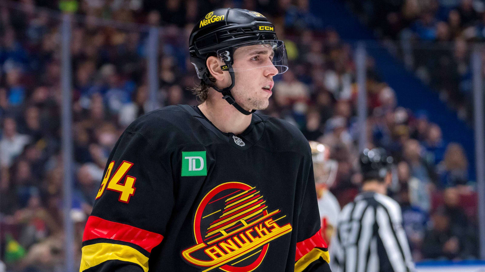 Canucks recall F Linus Karlsson and D Elias Pettersson from AHL Abbotsford