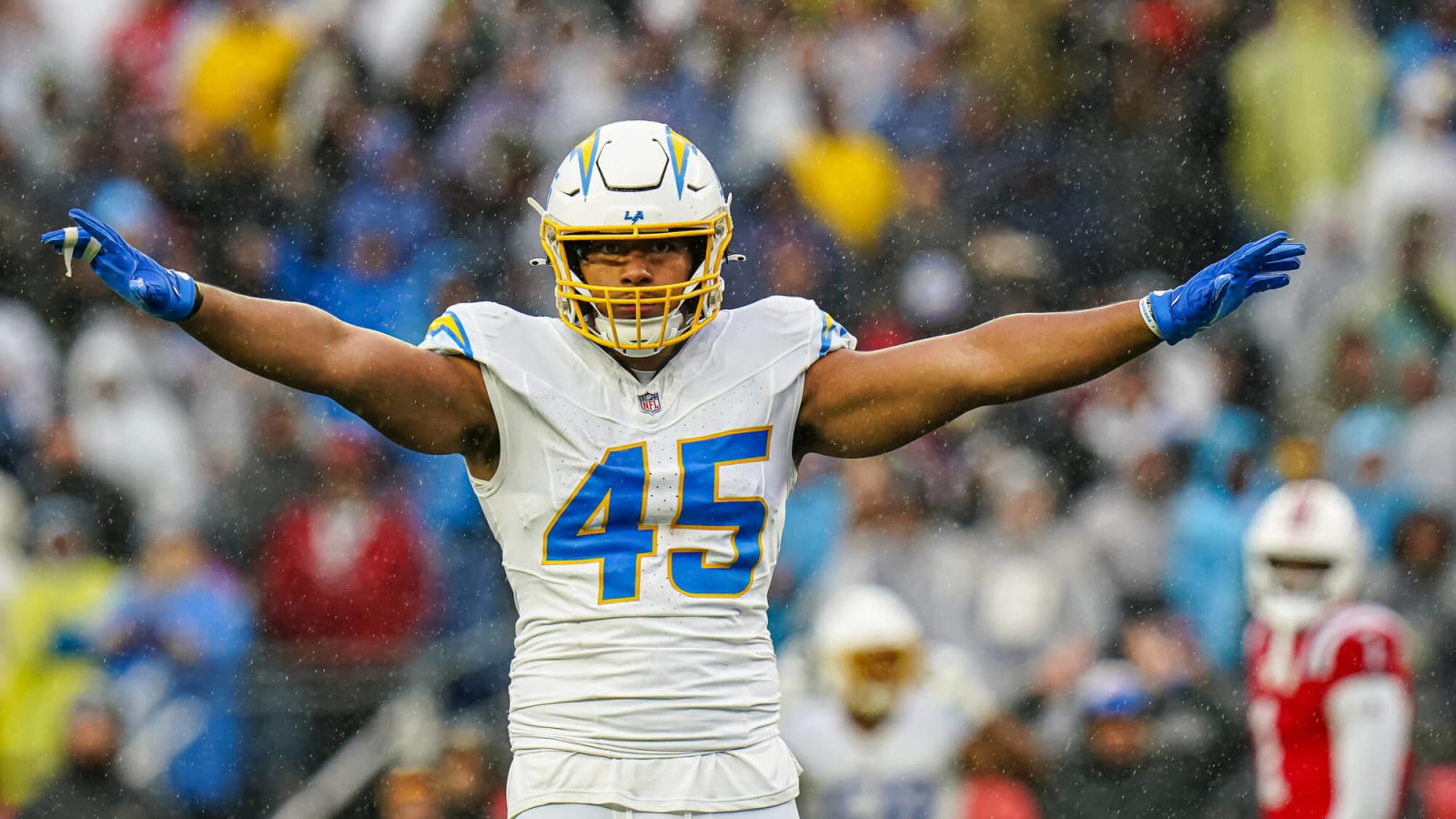 New Chargers’ Coach Doesn’t Hold Back On Tuli Tuipulotu