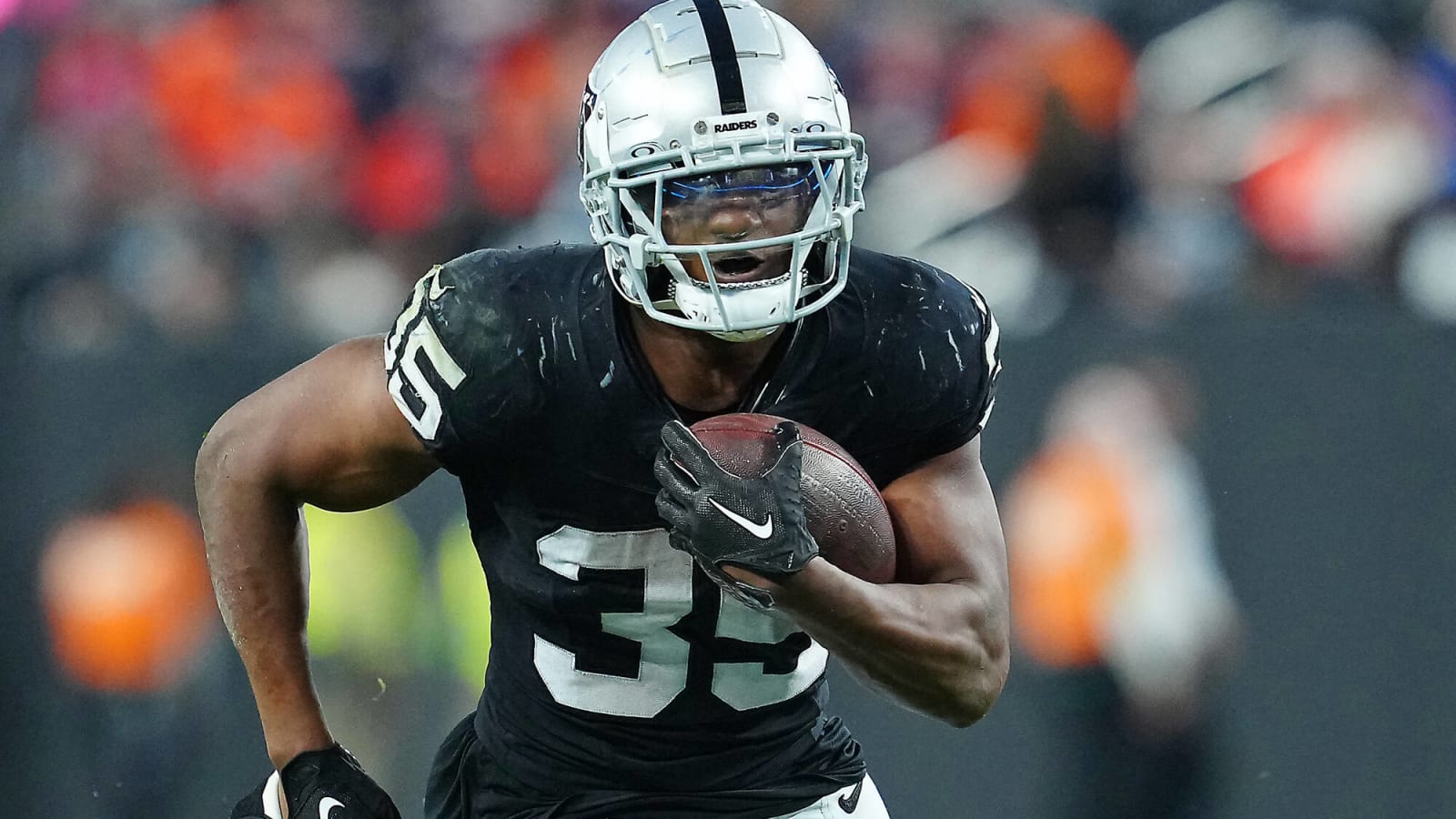 1 Stat Shows Why Raiders Should Have Confidence In Zamir White