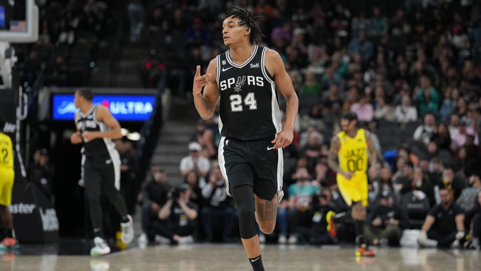 West Notes: Spurs, Devin Vassell, Lakers, Pelicans