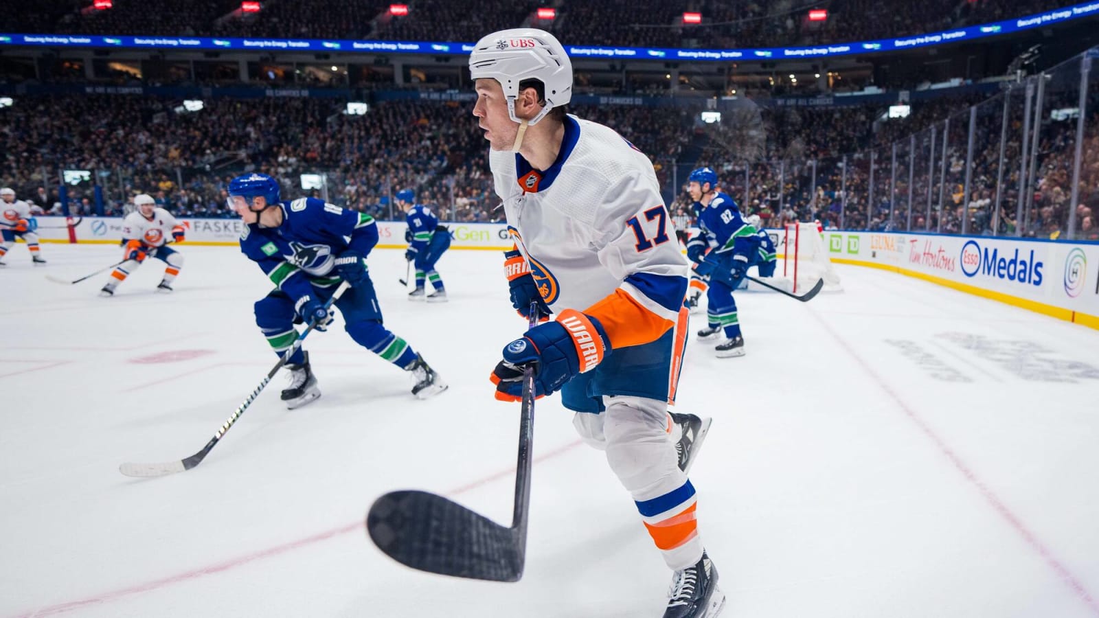 New York Islanders place forward Matt Martin back on injured reserve