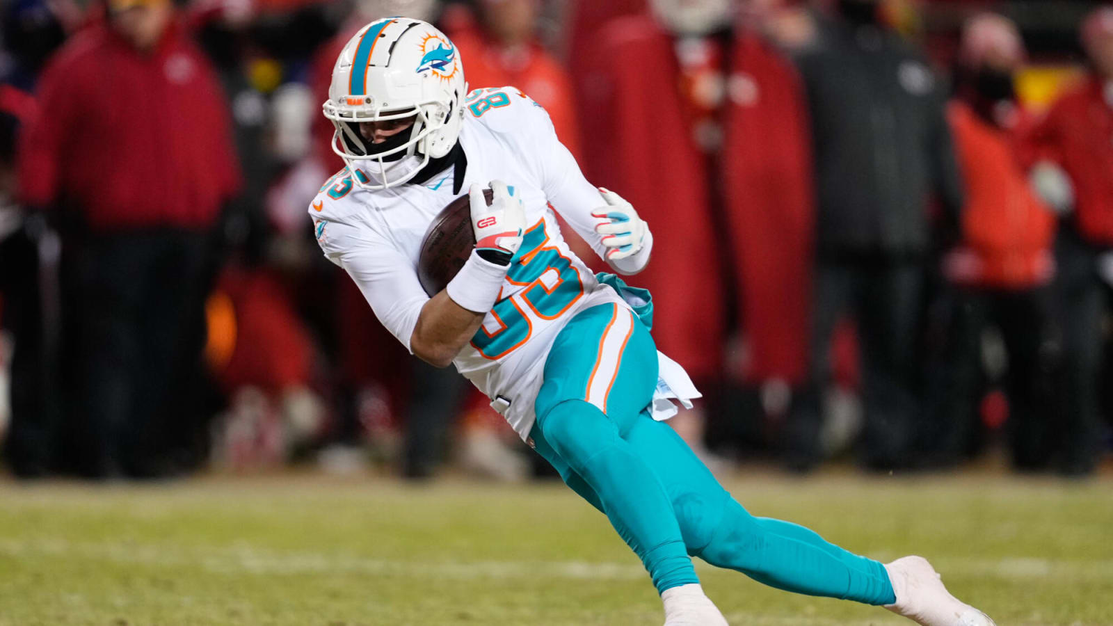 Dolphins Re-Signing WR River Cracraft