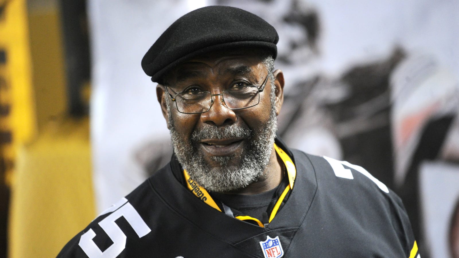 Steelers&#39; Joe Greene Gave Warning To A Terrified Rookie OL: 'Felt Like My Belly Button Hit My Spine'