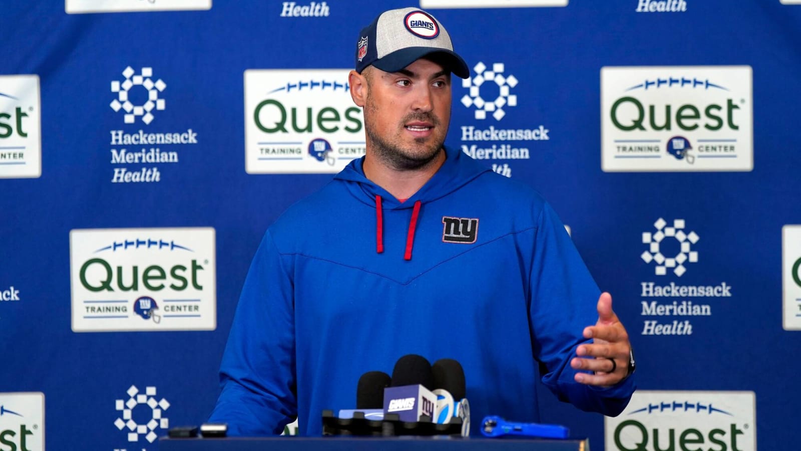 Giants’ offensive coordinator quiets claims of secret play-caller change
