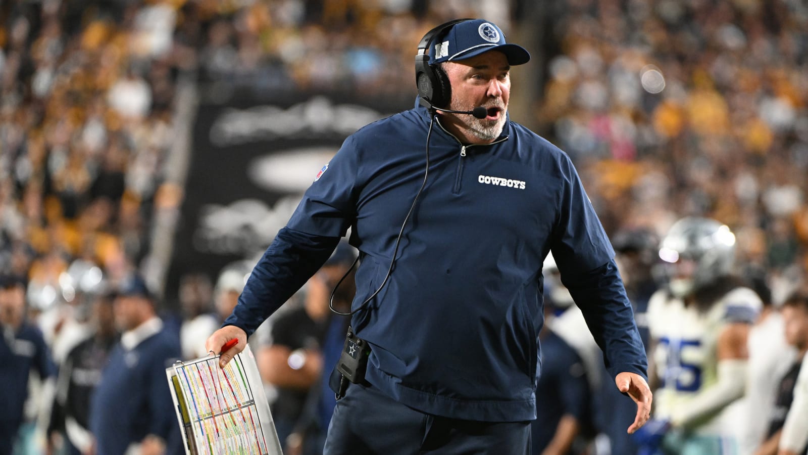 Jerry Jones taking shots at Cowboys coach